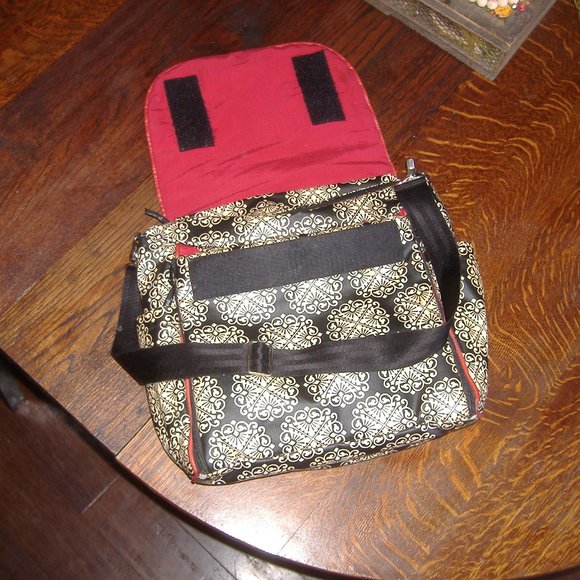 Petunia Pickle Bottom Diaper Bag - Picture 3 of 4